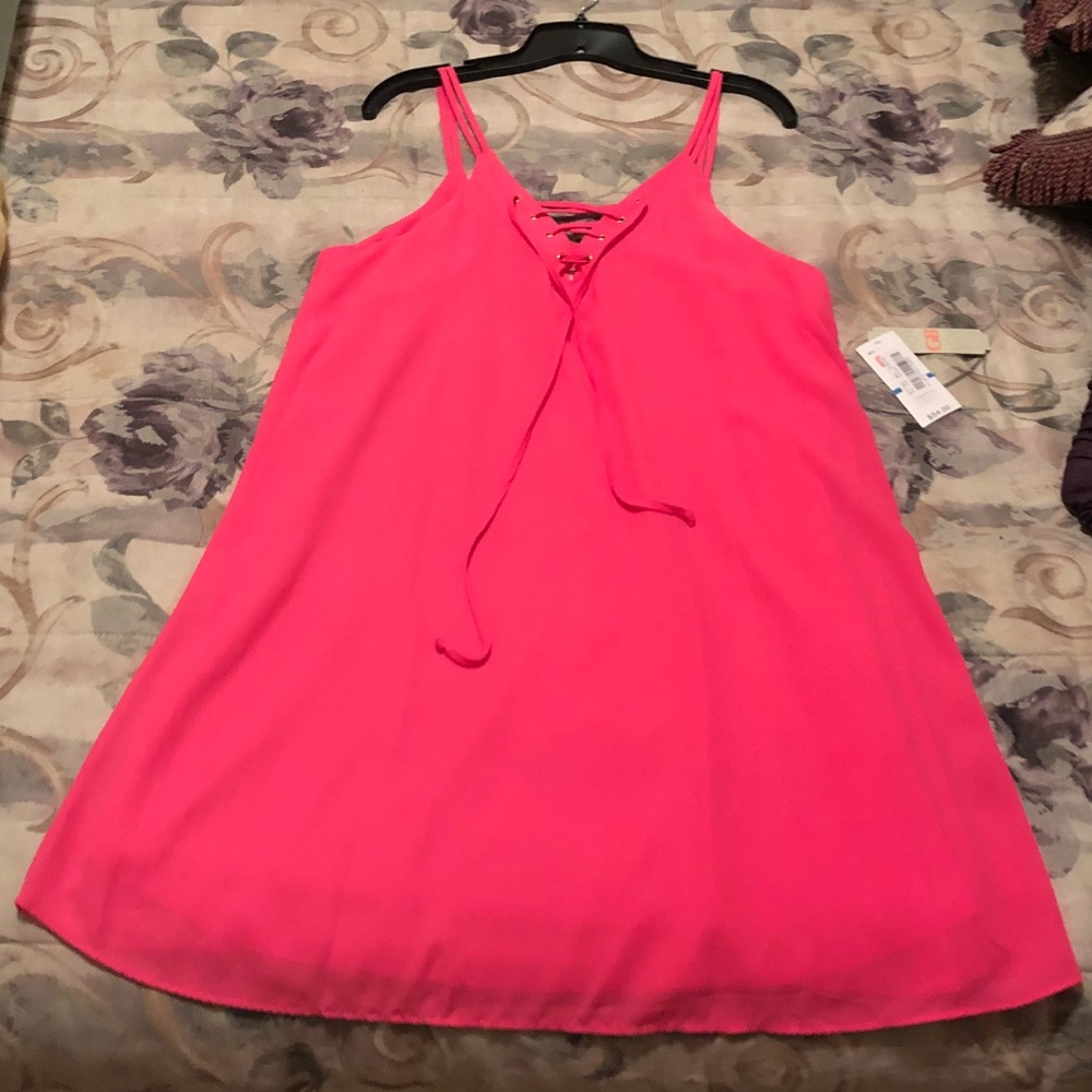 NWT - Gianni Bini “Garden Party” Hot Pink Dress